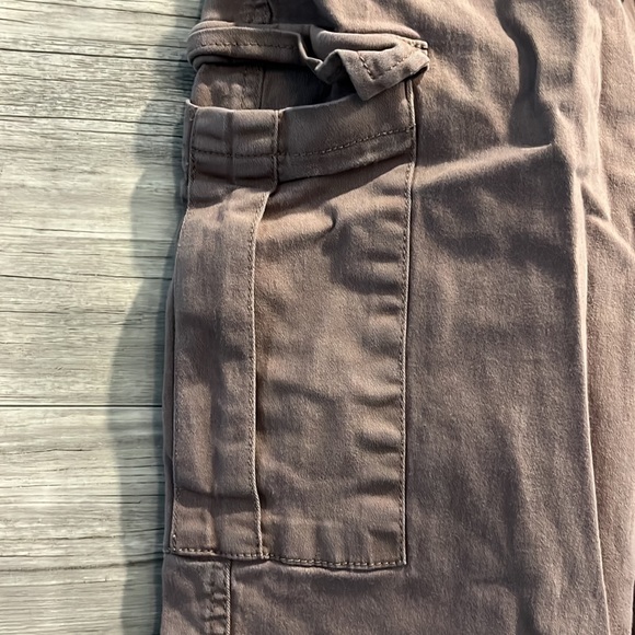 3 for $25💚 cargo pants - Picture 3 of 5